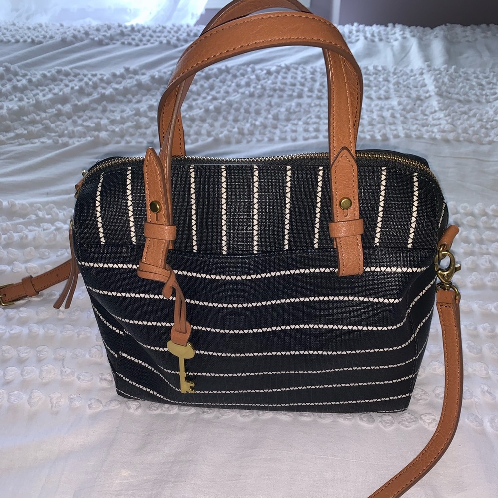 Fossil purse
